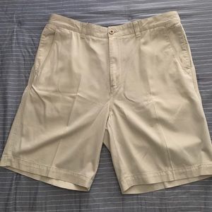 Tommy Bahamas beige 38 shorts